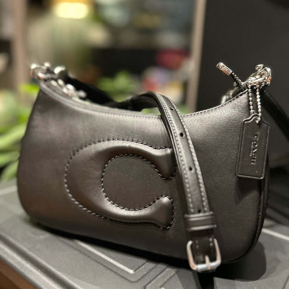 Coach CR099 Teri Smooth Leather Crossbody Bag Purse in Black